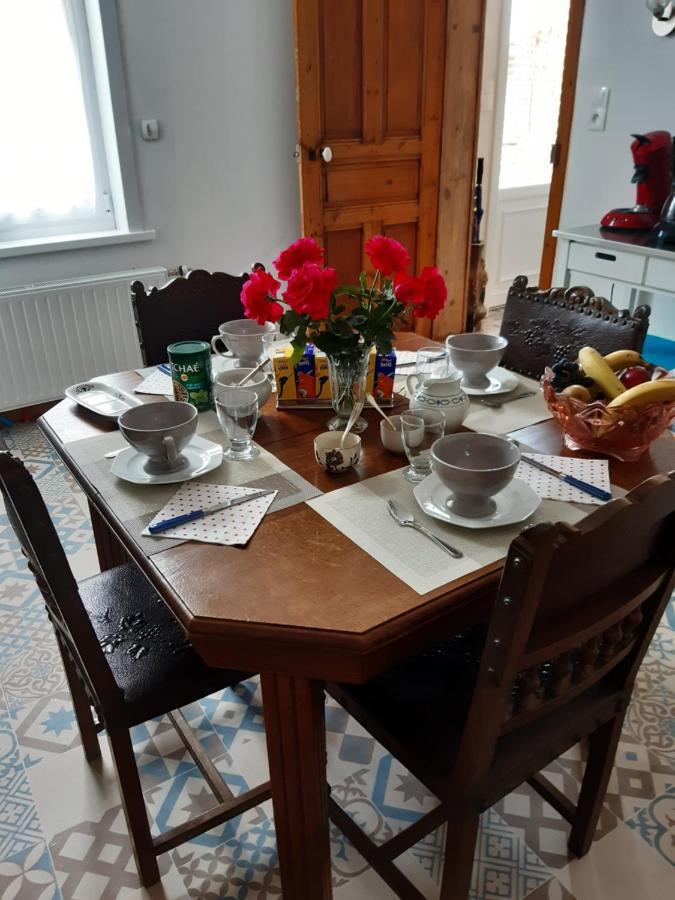 Bed and Breakfast Au Coeur De L'Enclave Moeuvres Esterno foto